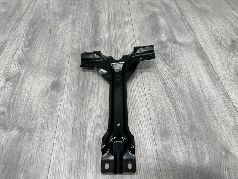 Кронштейн замка капота, 1500 рублей, Москва