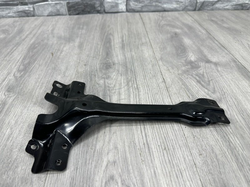 Кронштейн замка капота, 1500 рублей, Москва