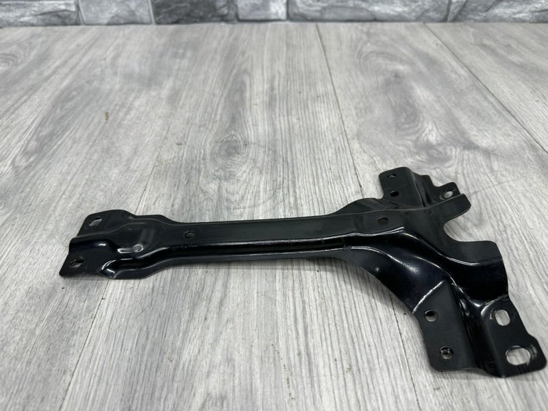 Кронштейн замка капота, 1500 рублей, Москва