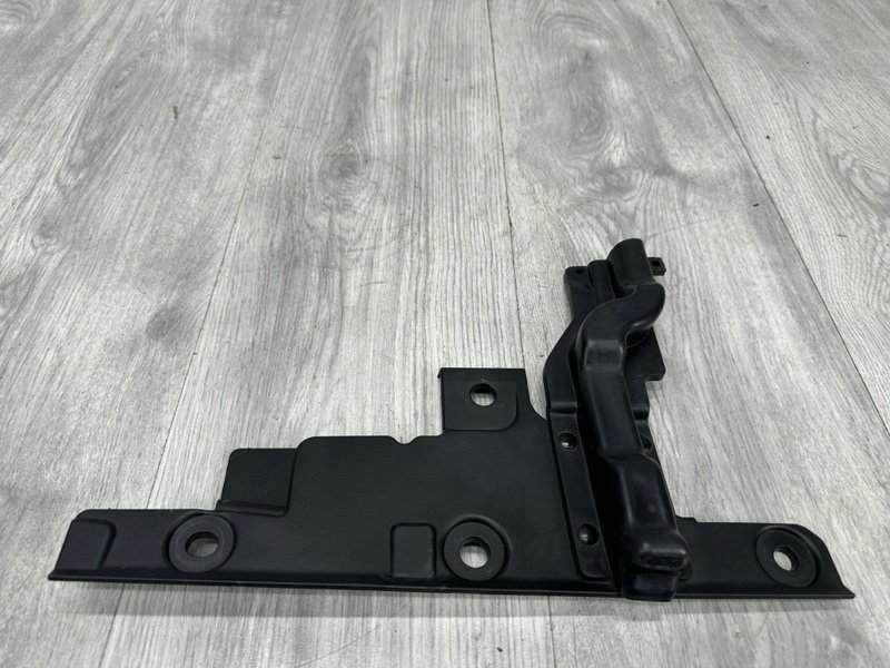 Накладка крыла, 1000 рублей, Москва