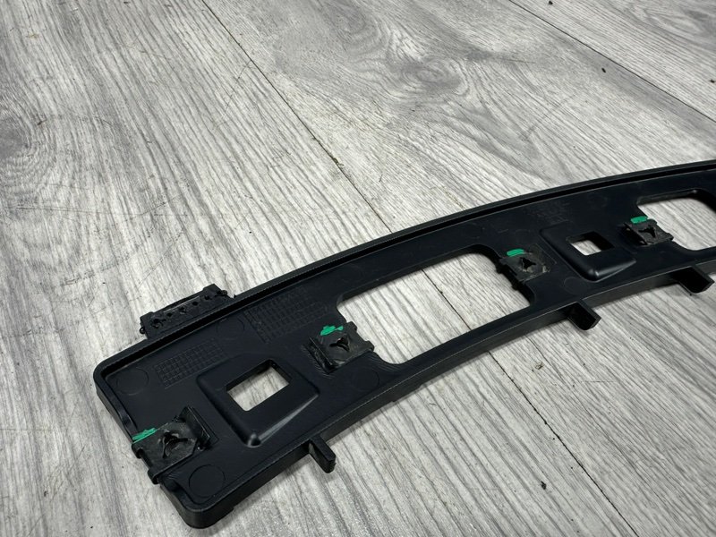 Кронштейн крыла, 1000 рублей, Москва