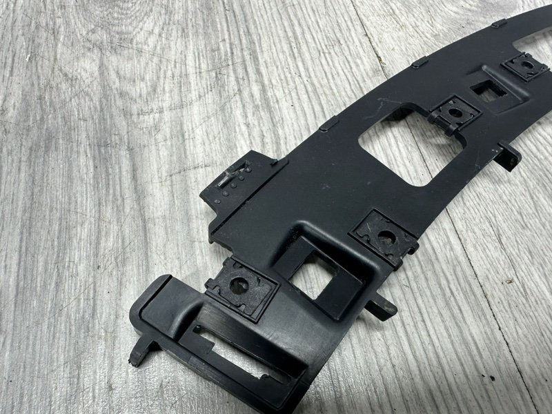 Кронштейн крыла, 1000 рублей, Москва