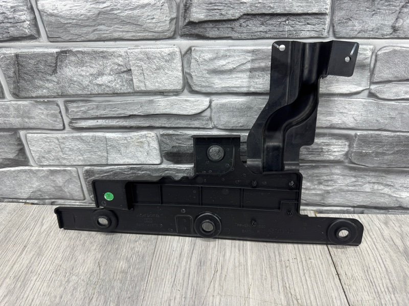 Накладка крыла, 1000 рублей, Москва