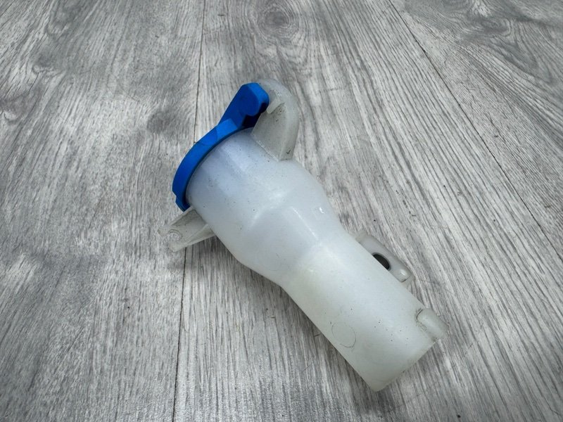 Горловина бачка стеклоомывателя, Москва