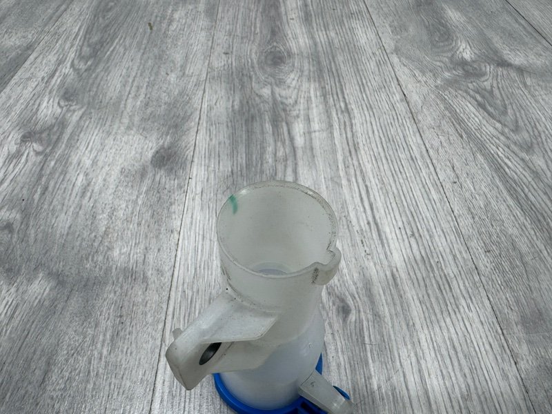 Горловина бачка стеклоомывателя, Москва