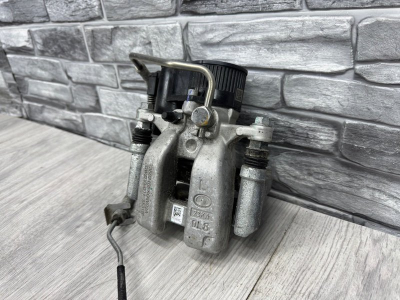 Суппорт тормозной задний левый, 12000 рублей, Москва