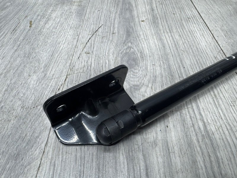 Амортизатор двери багажника, 2000 рублей, Москва