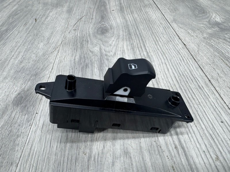 Кнопка стеклоподъемника, 1000 рублей, Москва