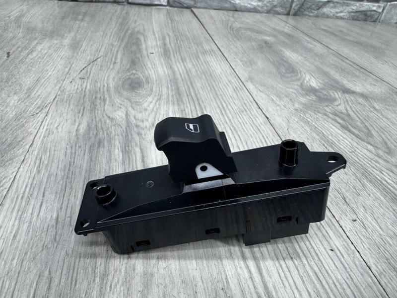 Кнопка стеклоподъемника, 1000 рублей, Москва