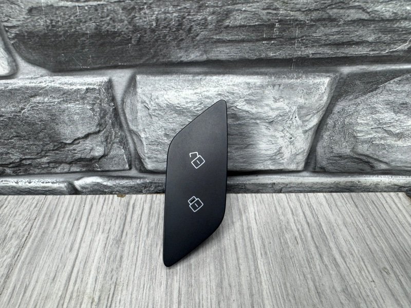 Кнопка центрального замка, 1000 рублей, Москва