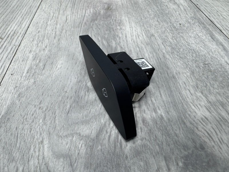 Кнопка центрального замка, 1000 рублей, Москва