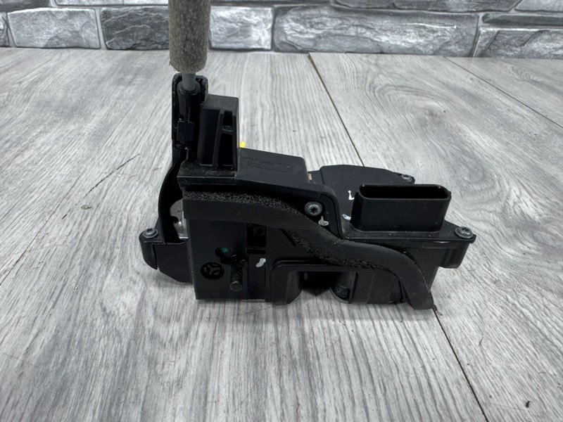 Замок двери задней правой, 2500 рублей, Москва