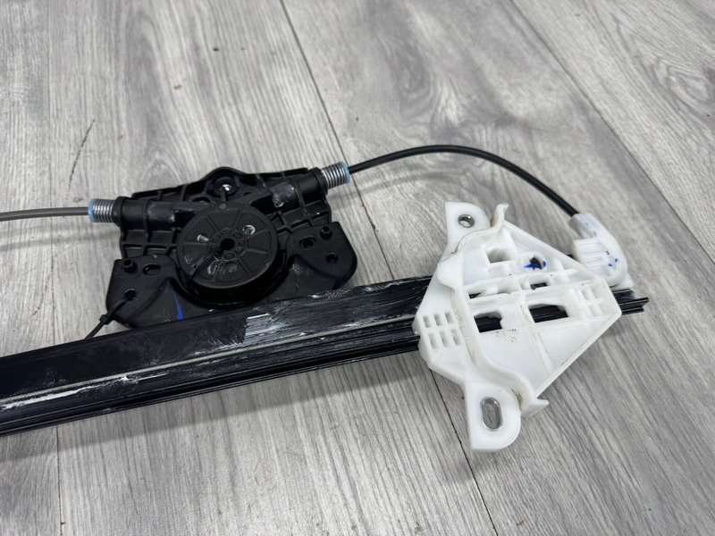 Стеклоподъемник задний, 3500 рублей, Москва