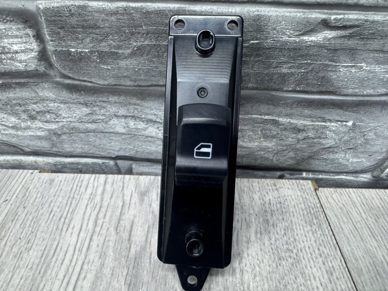 Кнопка стеклоподъемника, 1000 рублей, Москва