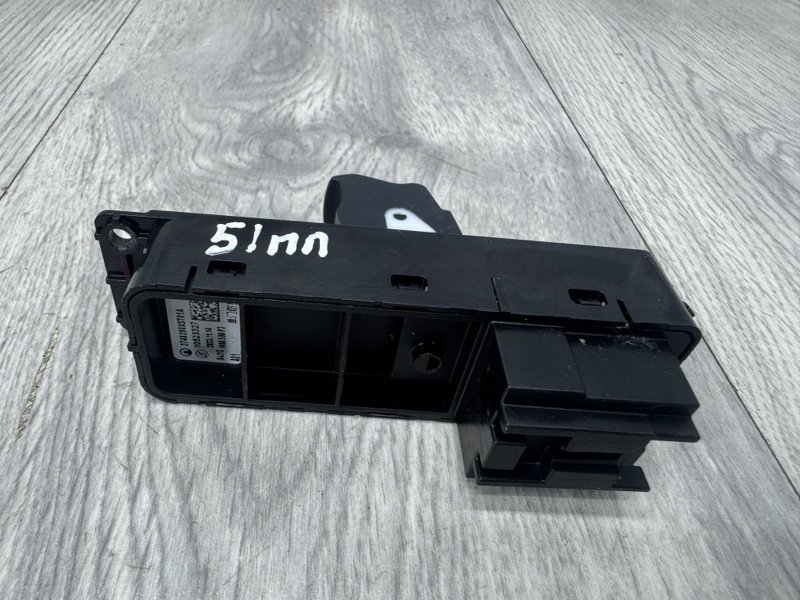 Кнопка стеклоподъемника, 1000 рублей, Москва