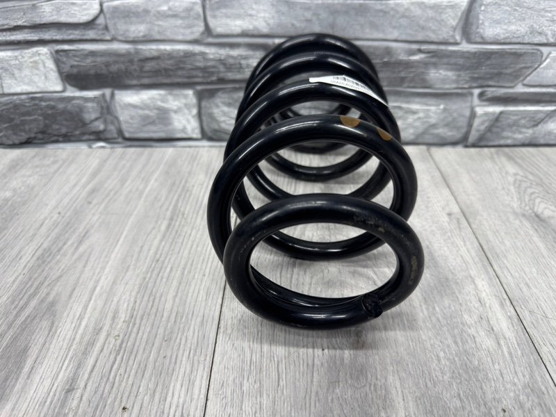 Пружина задняя, 2000 рублей, Москва