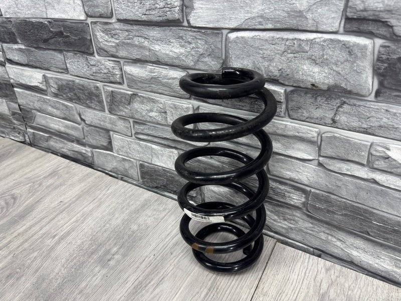 Пружина задняя, 2000 рублей, Москва