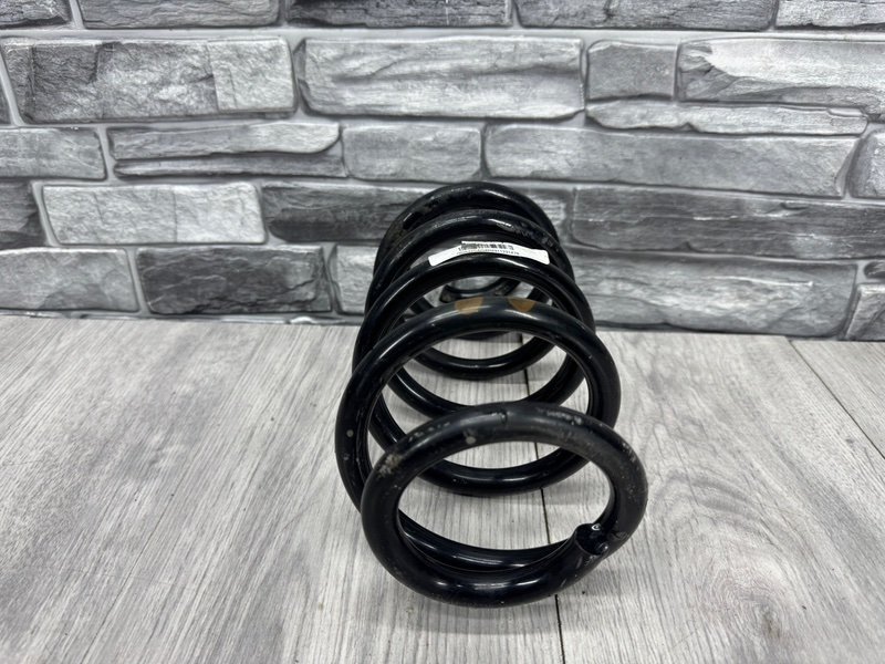 Пружина задняя, 2000 рублей, Москва