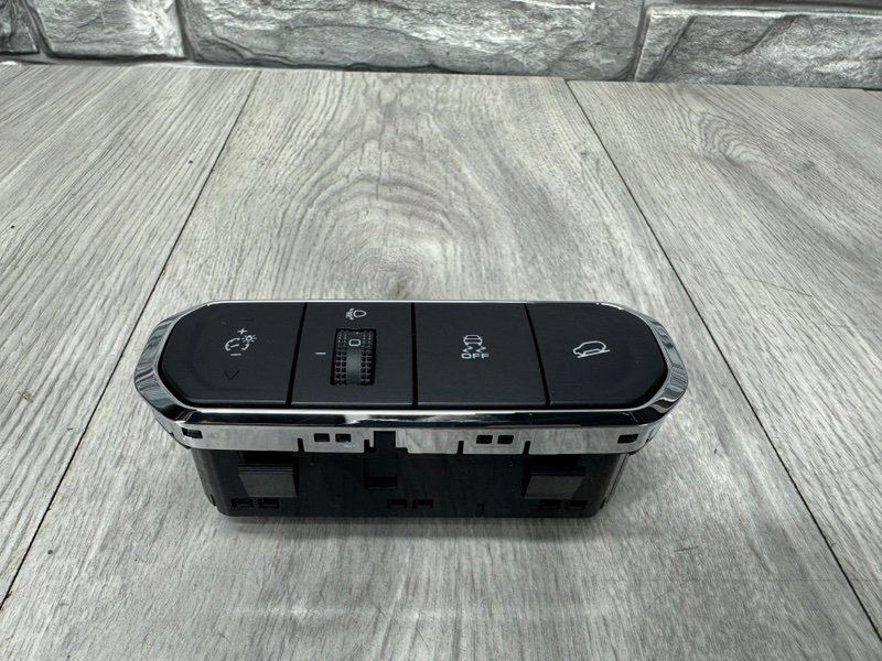 Блок кнопок, 2000 рублей, Москва