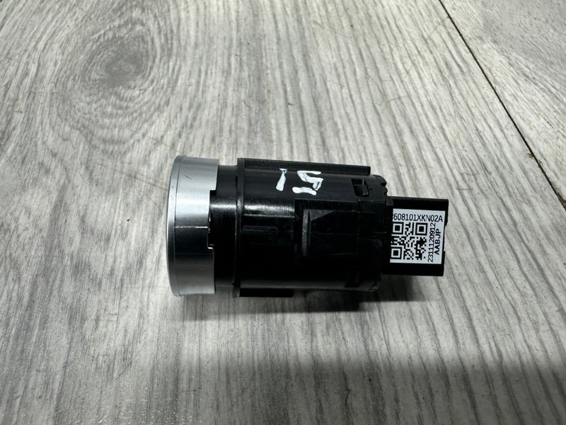 Кнопка старт-стоп, 1000 рублей, Москва