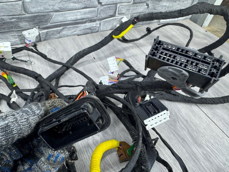 Проводка коса, Москва