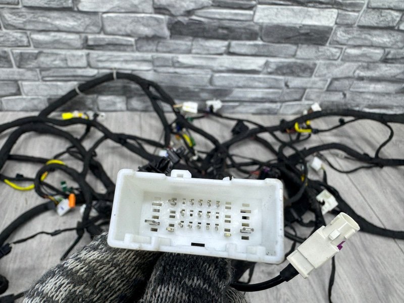 Проводка коса, Москва