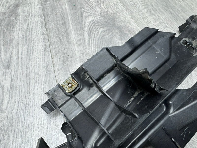 Накладка крыла, 1000 рублей, Москва