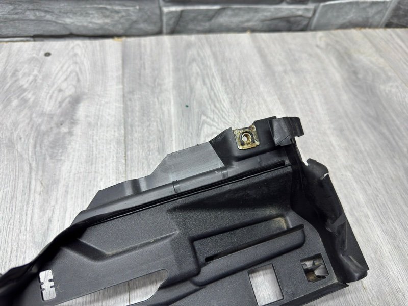 Накладка крыла, 1000 рублей, Москва