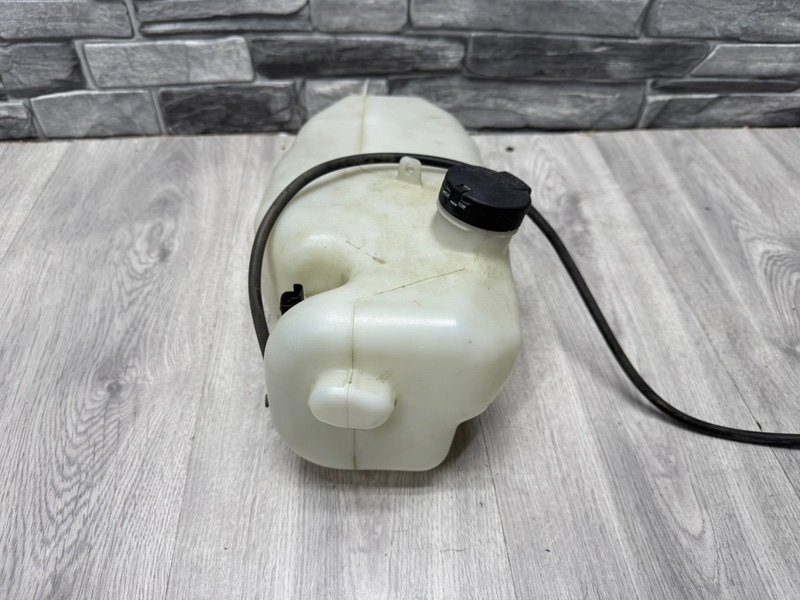 Бачок омывателя лобового стекла, 1000 рублей, Москва