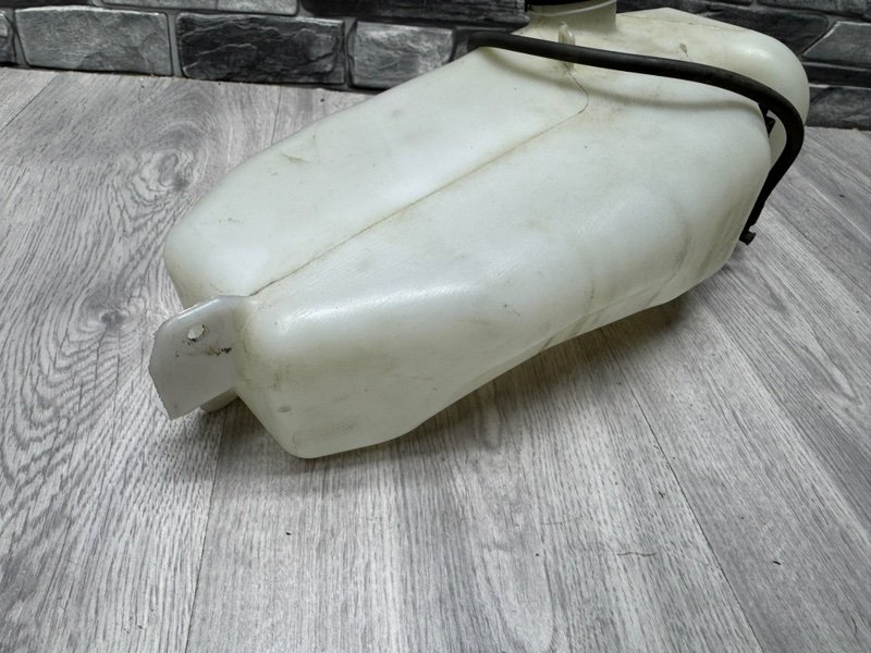 Бачок омывателя лобового стекла, 1000 рублей, Москва