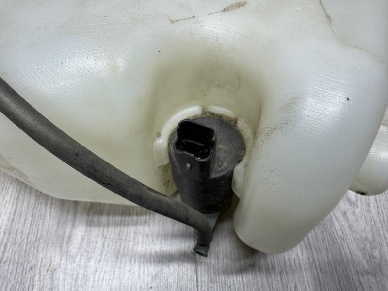 Бачок омывателя лобового стекла, 1000 рублей, Москва