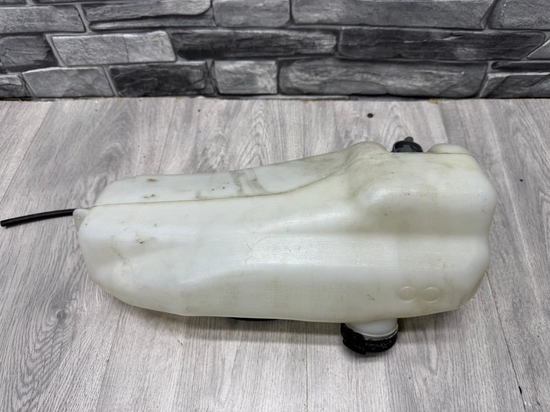 Бачок омывателя лобового стекла, 1000 рублей, Москва