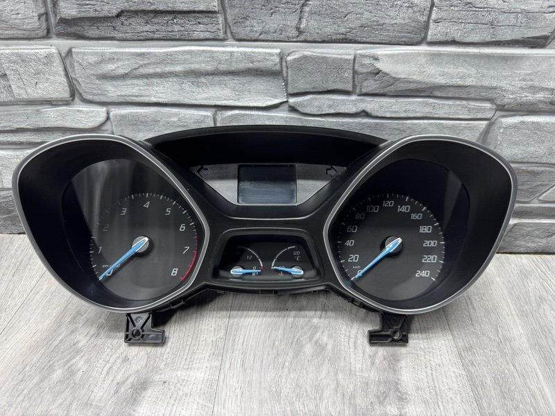 Панель приборов, 1600 рублей, Москва