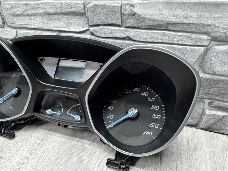 Панель приборов, 1600 рублей, Москва