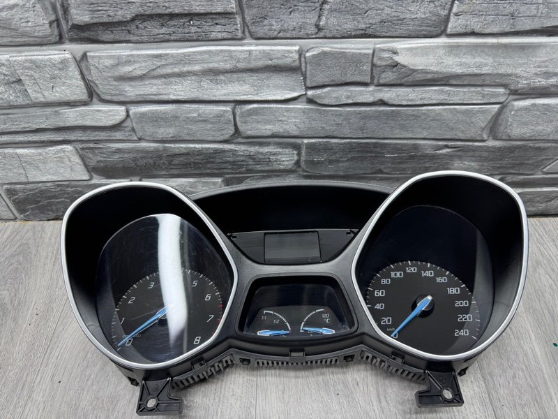 Панель приборов, 1600 рублей, Москва