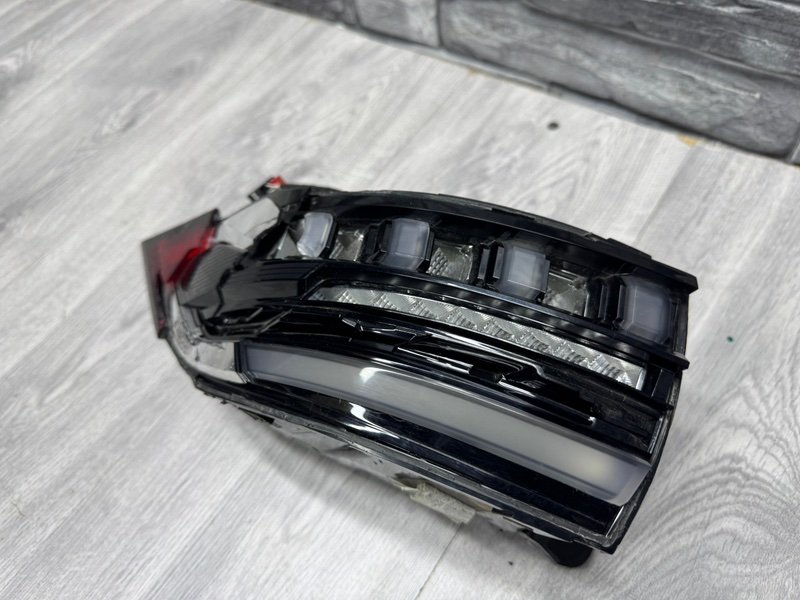 Фонарь задний правый, 2000 рублей, Москва