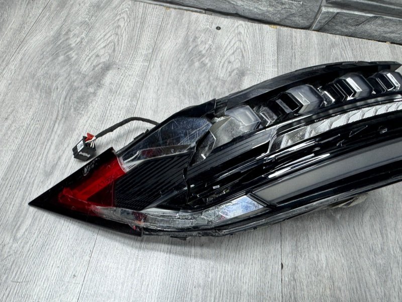 Фонарь задний правый, 2000 рублей, Москва