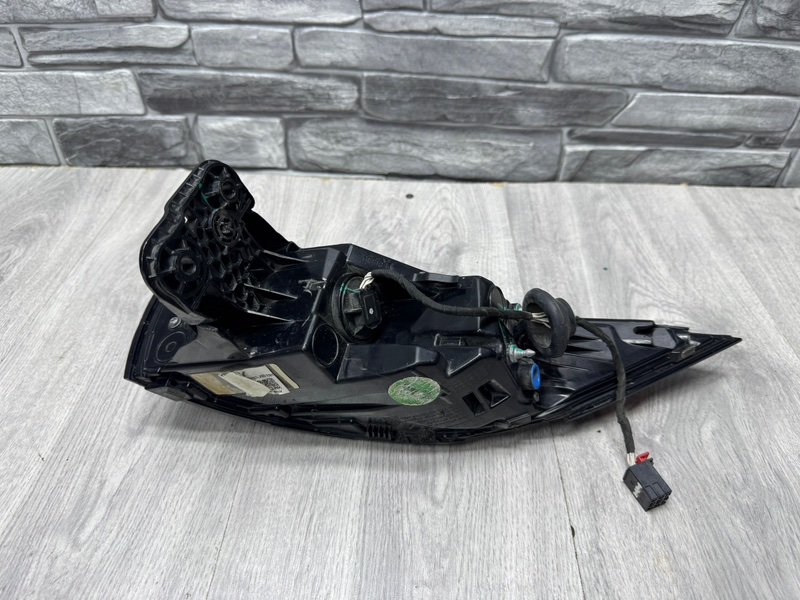 Фонарь задний правый, 2000 рублей, Москва