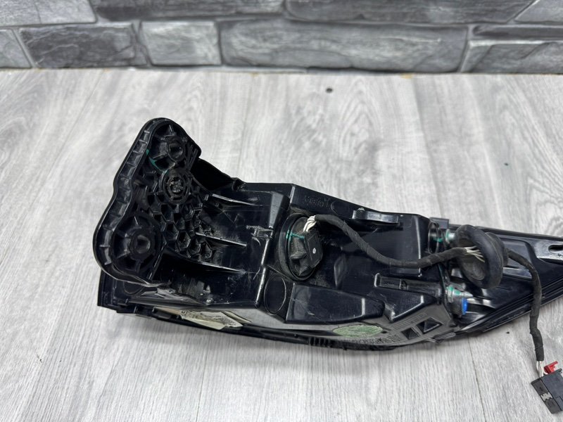 Фонарь задний правый, 2000 рублей, Москва