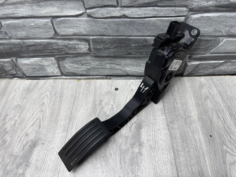 Педаль газа, 800 рублей, Москва