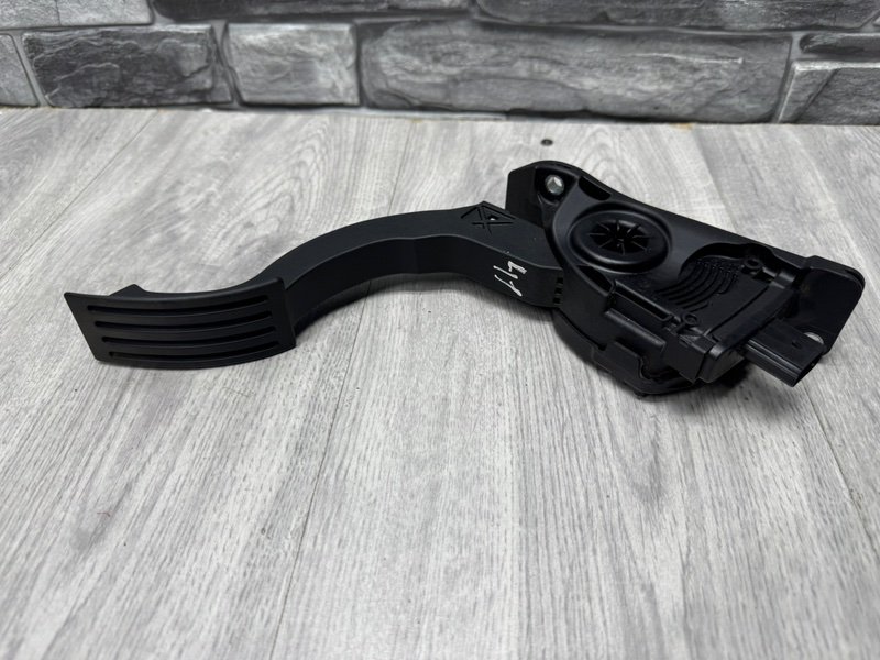 Педаль газа, 800 рублей, Москва