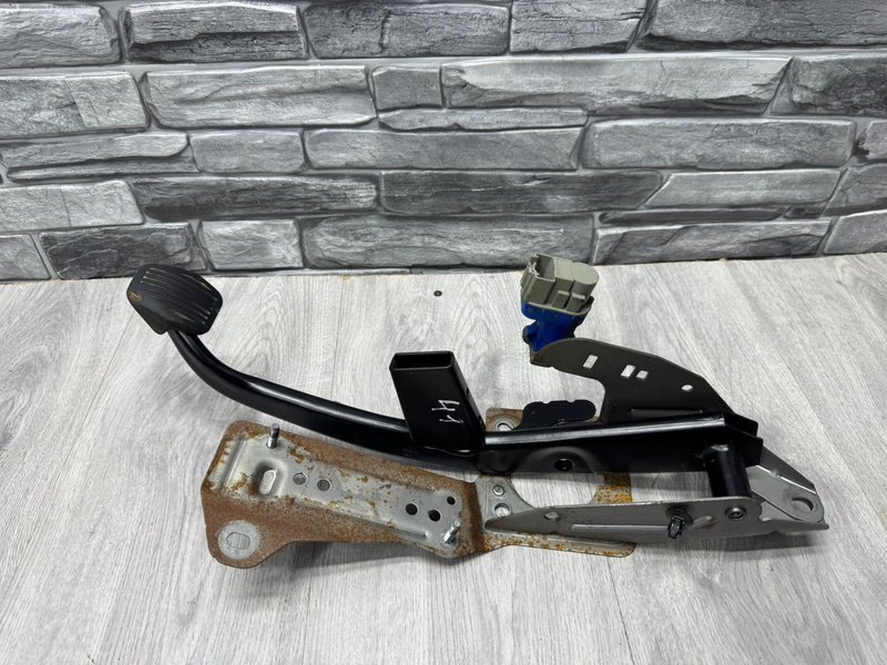 Педаль тормоза, 1500 рублей, Москва