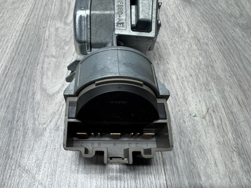 Замок зажигания, 2000 рублей, Москва