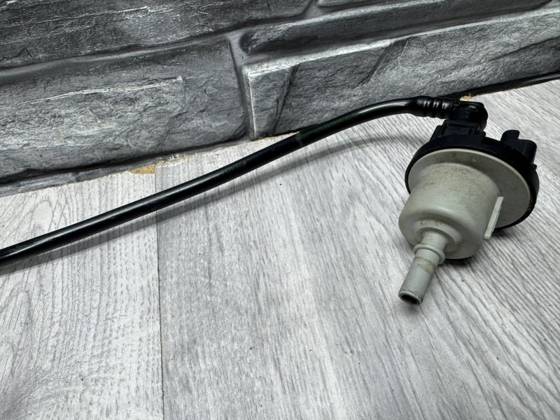 Клапан вентиляции топливного бака, 1000 рублей, Москва