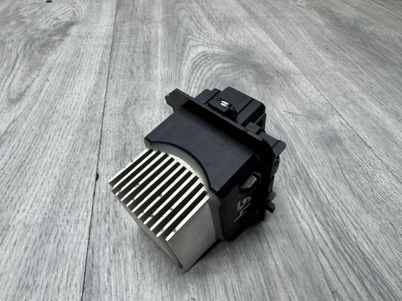 Резистор отопителя, 1000 рублей, Москва