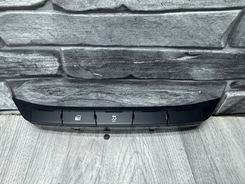 Кнопка центрального замка, 1000 рублей, Москва