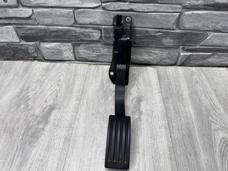 Педаль газа, 800 рублей, Москва