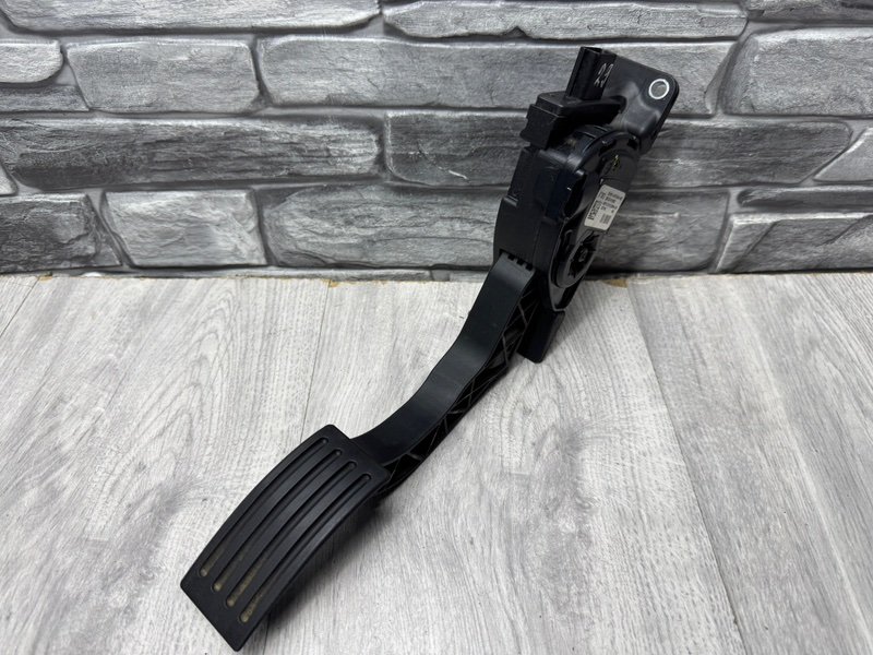 Педаль газа, 800 рублей, Москва