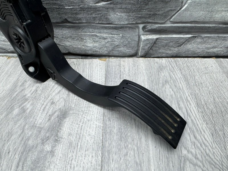 Педаль газа, 800 рублей, Москва