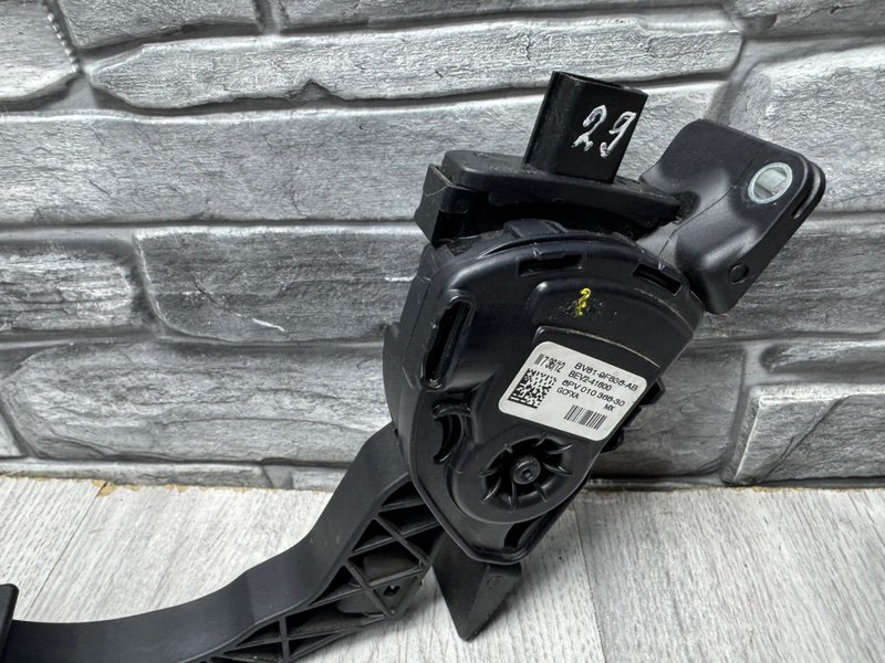 Педаль газа, 800 рублей, Москва